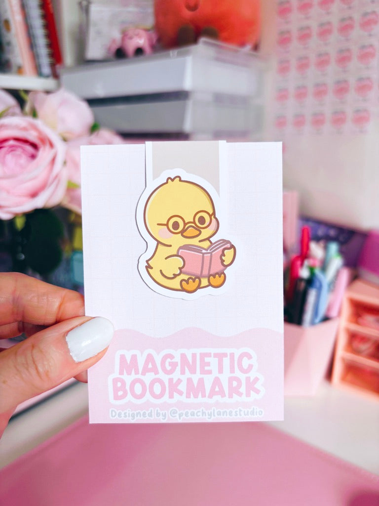 Cosy Reader Duck Magnetic Bookmark