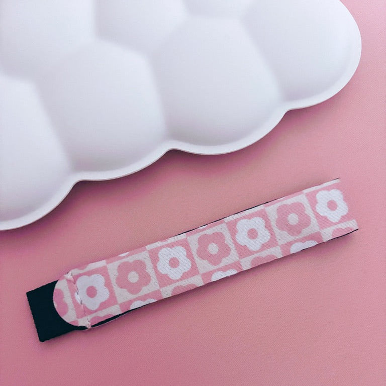 Retro Pink Flowers Wrist Lanyard