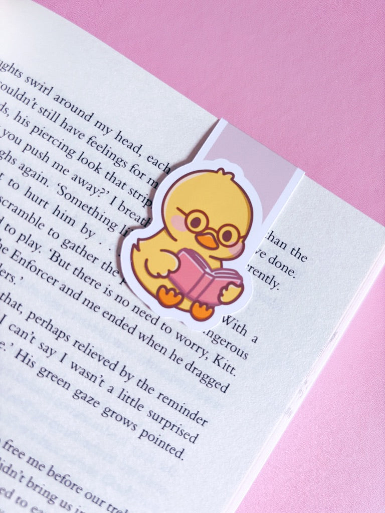 Cosy Reader Duck Magnetic Bookmark