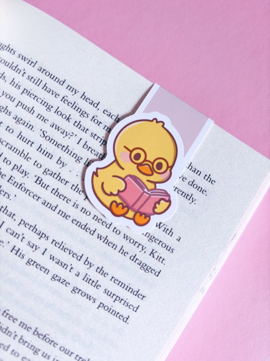 Cosy Reader Duck Magnetic Bookmark