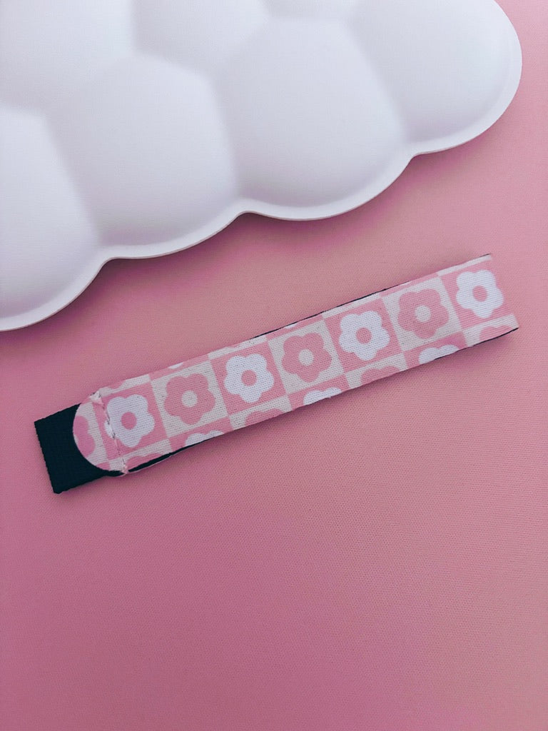 Retro Pink Flowers Wrist Lanyard