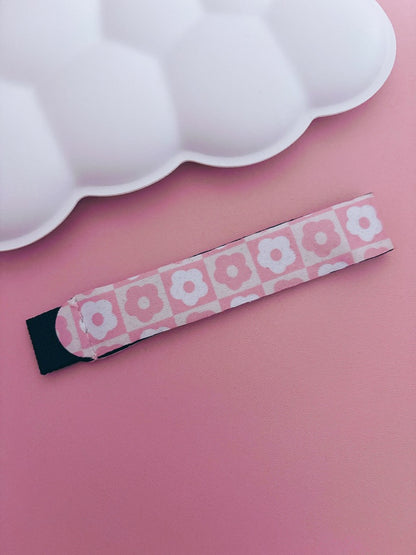 Retro Pink Flowers Wrist Lanyard
