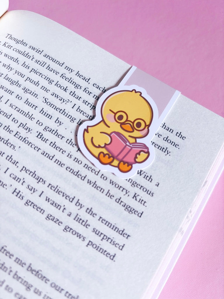 Cosy Reader Duck Magnetic Bookmark