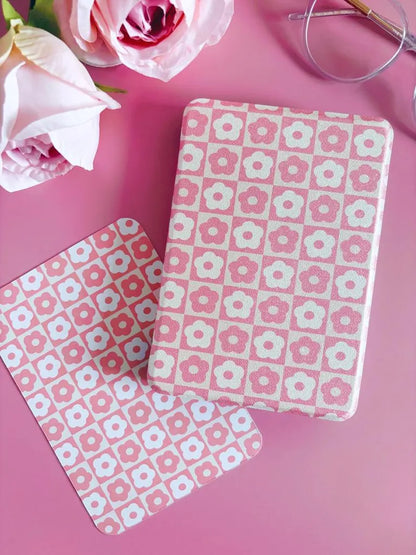 Retro Pink Flowers Kindle Bundle - Case and Insert - Kindle 11th 6" 2022 & 2024
